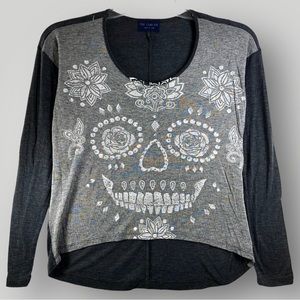 The Clas-sic Long Sleeve Skull TShirt Grey Sz S